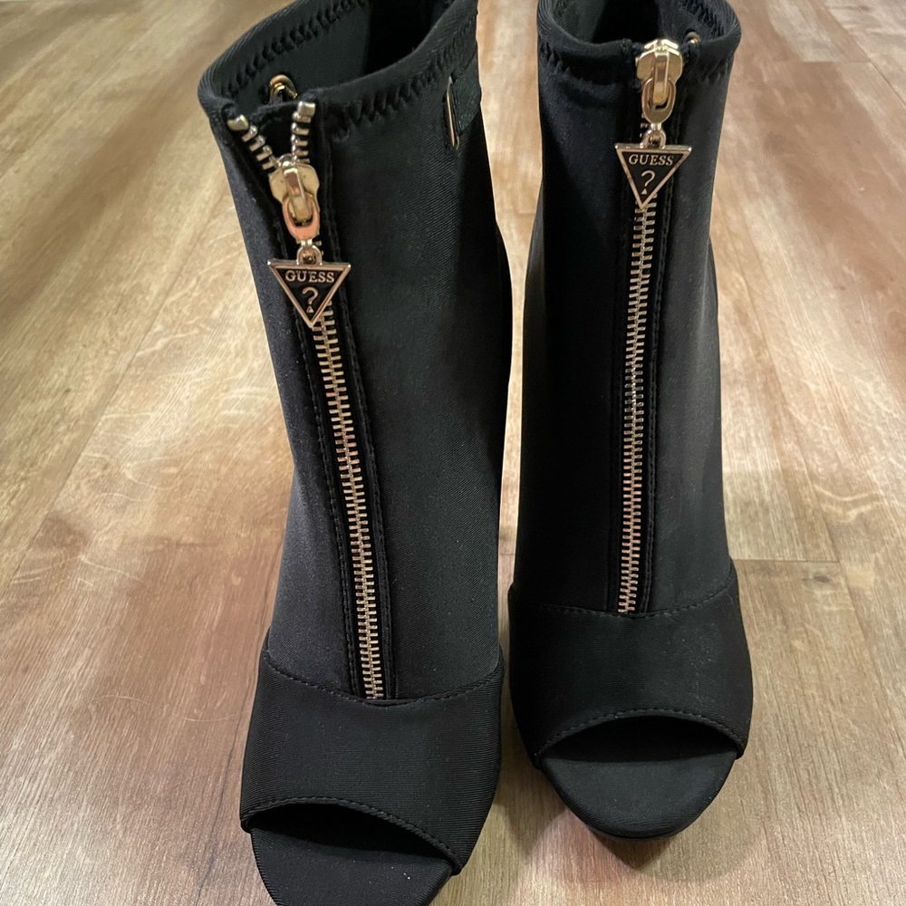 Guess heels